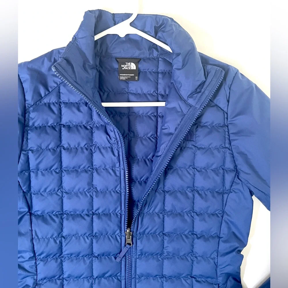 NWOT THE NORTH FACE LIGHT PUFFER - Women’s size XS blue - Picture 5 of 6